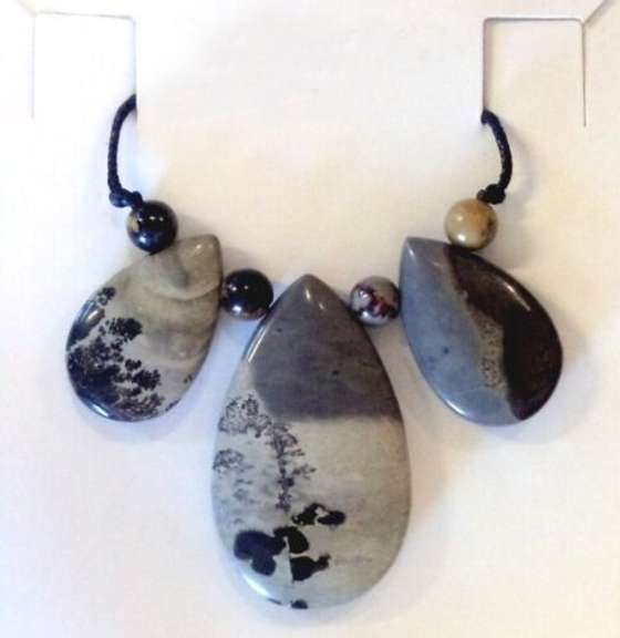 Statement piece! 95.34ct Picture Jasper necklace