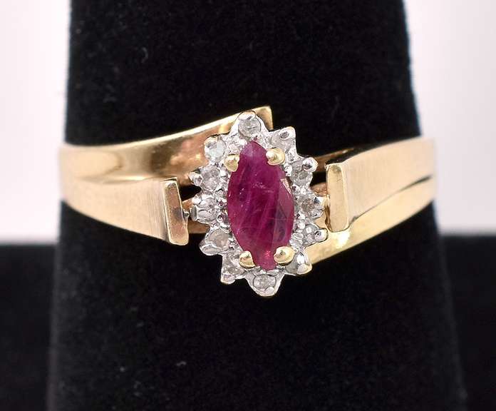 Beautiful Ruby and Diamond Ring In Yellow Gold