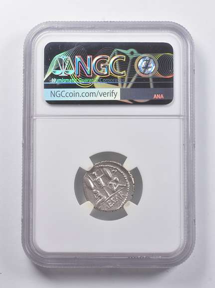 CH AU d 44 BC Roman Imperatorial AR Denarius 3.62g Caesar NGC Ancients