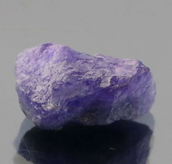 Collectors 14.97ct rich violet uncut Tanzanite