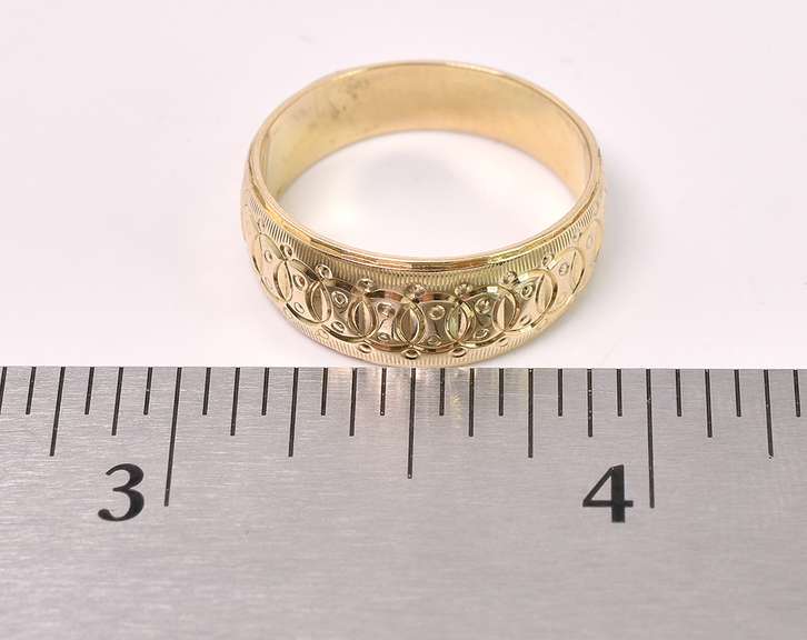 Simply Elegant Gold Ring In 14K Yellow Gold