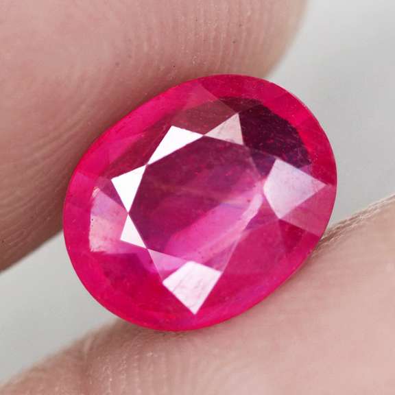 Stunning 4.36ct reddish pink Ruby