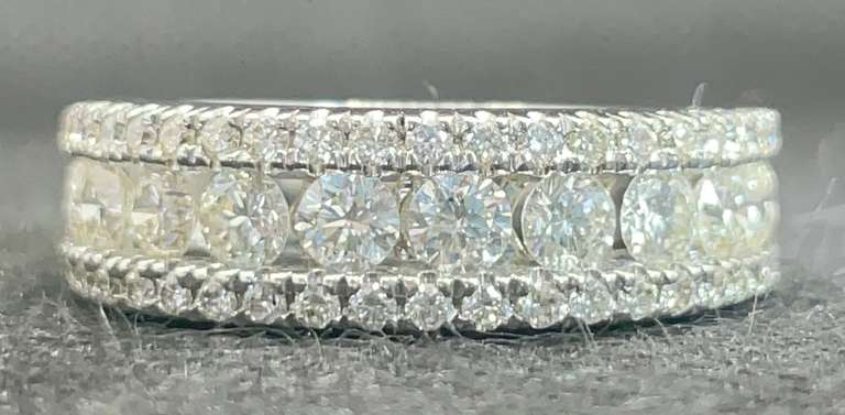 LADIES 14K WHITE GOLD THREEE ROW CHANNEL SET ROUND DIAMOND 1.48 CARATS T.W. WEDDING BAND