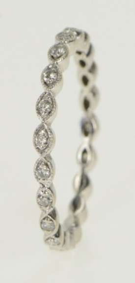 14K White Gold Ornate Scalloped Diamond Wedding Band Ring