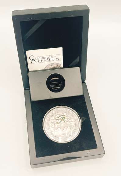 Very nice 20 dollars 3 Oz Fineness silver999. coin Eye of horus