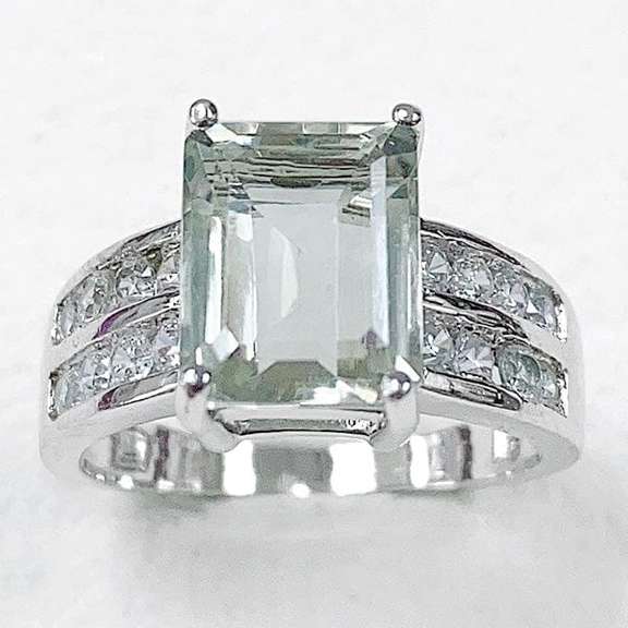 3.05 CT GREEN AMETHYST & 1.04 CT CREATED WHITE SAPPHIRE SILVER RING