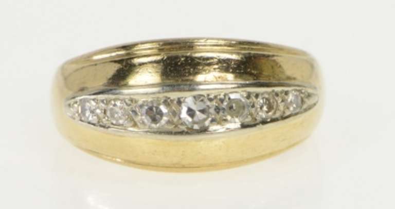 14K Yellow Gold 0.25 Ctw Diamond Retro Graduated Band Ring