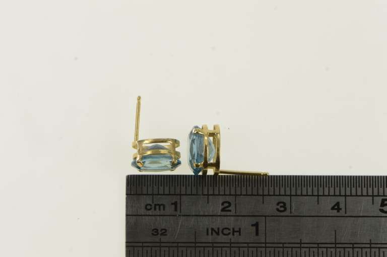 14K Yellow Gold Oval Blue Topaz Solitaire Classic Stud Earrings