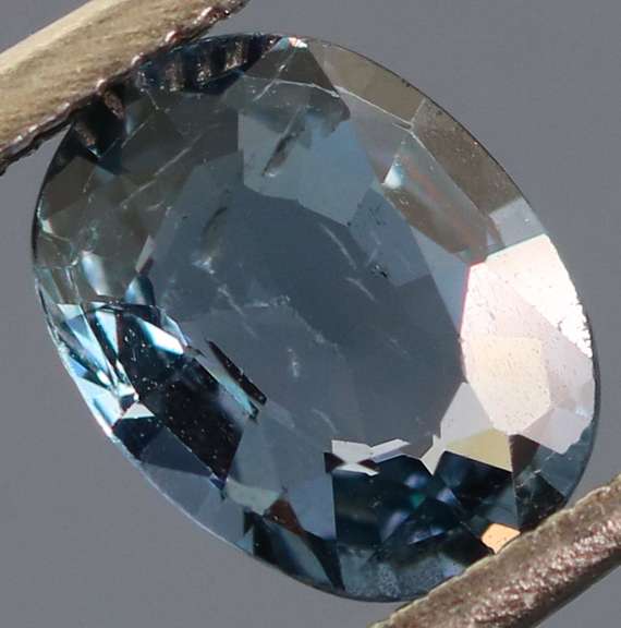 Stunning .94ct UNHEATED blue Sapphire