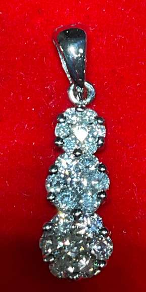 BRAND NEW 14K WHITE GOLD AND DIAMOND PENDANT