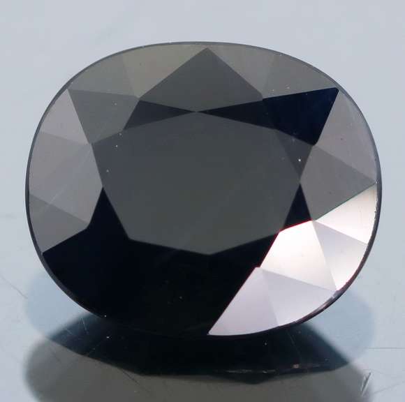 Gorgeous 3.40ct HEATED ONLY midnight blue Sapphire