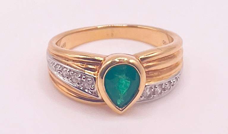 18kt Solid Yellow Gold, Emerald, and Diamond, Ring