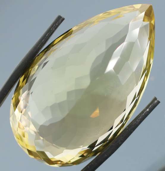 Amazing 105.64ct golden yellow unheated Citrine