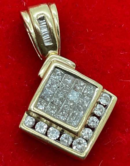 14K YELLOW GOLD PENDANT WITH 0.75 CARAT OF DIAMONDS