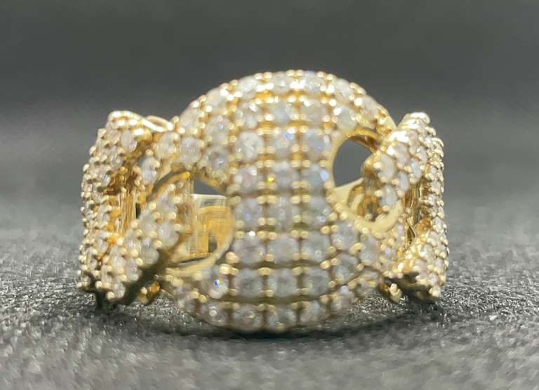 MENS 14K YELLOW GOLD RING WITH 1.89 CARAT OF DIAMOND