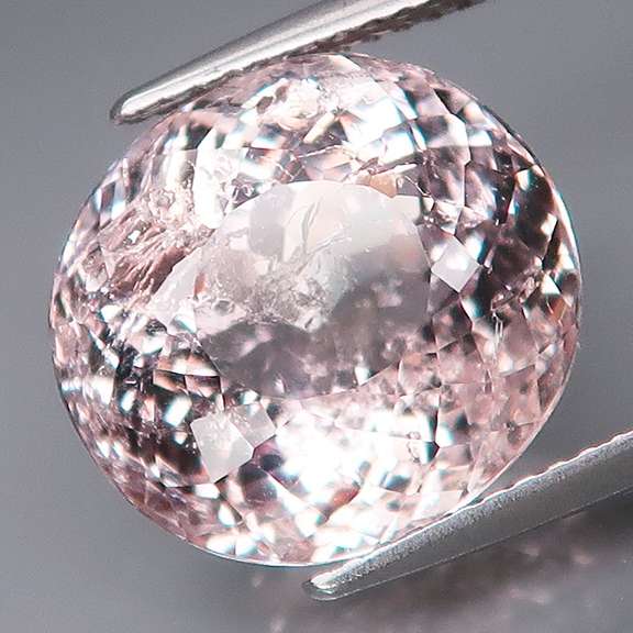 Simply gorgeous 10.83ct UNHEATED whisper pink Morganite