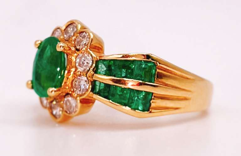 18kt Solid Yellow Gold, Emerald, & Diamond Ring