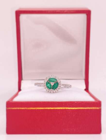 18KT SOLID WHITE GOLD, EMERALD, & DIAMOND RING