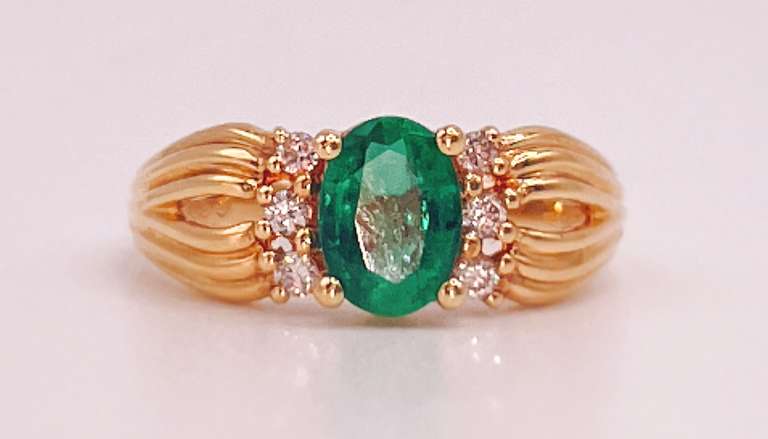 18kt Solid Yellow Gold, Emerald, & Diamond Ring