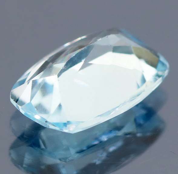 Brilliant 3.65ct cushion cut platinum blue Topaz