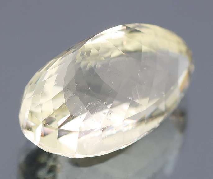 Outstanding 49.90ct high fire platinum blonde Kunzite
