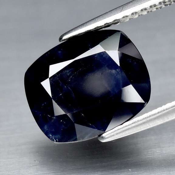 Elegant 3.74ct midnight blue Sapphire