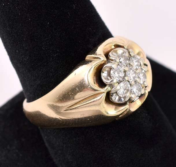 Charming Men's Diamond Ring In 14K Yellow Gold