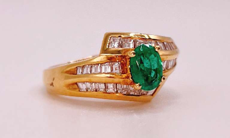18kt Solid Yellow Gold, Emerald, & Diamond Ring