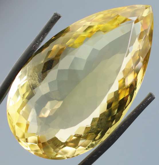 Amazing 105.64ct golden yellow unheated Citrine