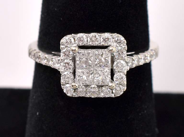 Glittery Diamond Ring In 14K White Gold