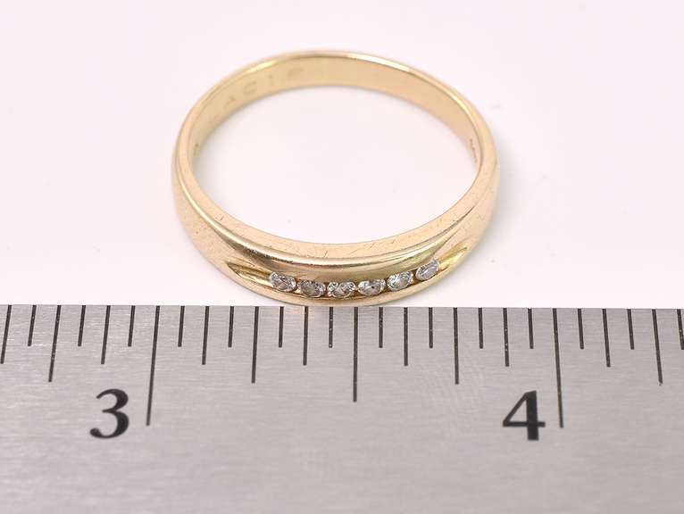 Beautiful Diamond Ring In 14K Yellow Gold