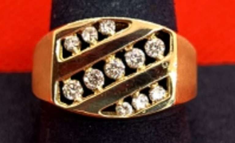 MENS 14K YELLOW GOLD RING WITH 0.75 CARAT OF DIAMOND
