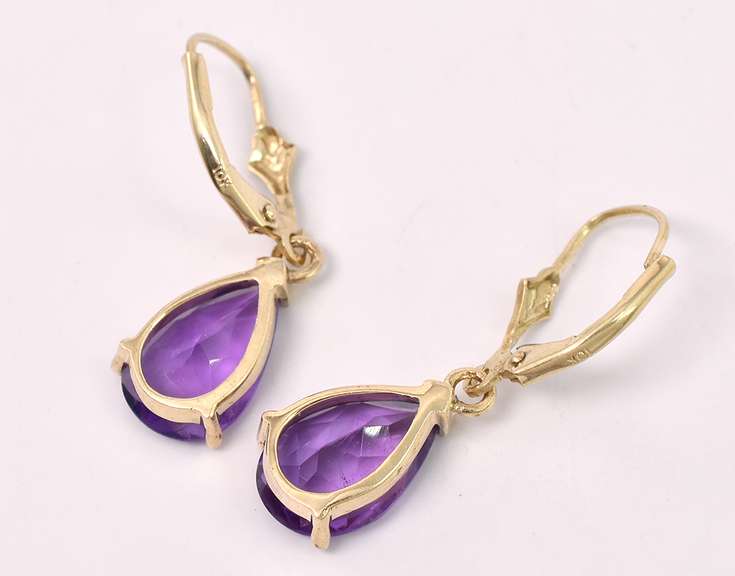 Cute Tear Drop Amethyst Earrings In Yellow Gold