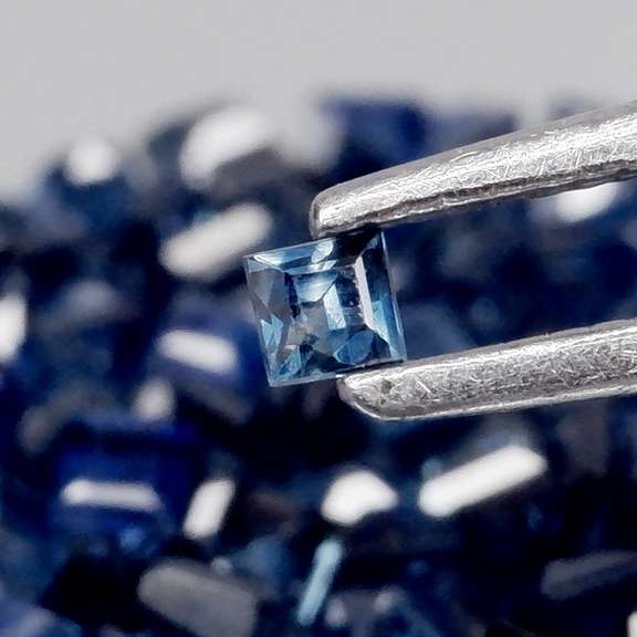 Exquisite 3.25ct 80 piece Sapphire set