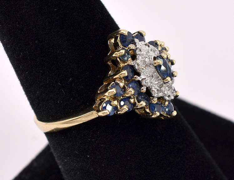 Fascinating Blue Sapphire with Diamonds In Yellow Gold