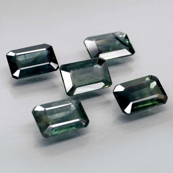 Rich 5.14ct 5 piece green Sapphire set -heated only!