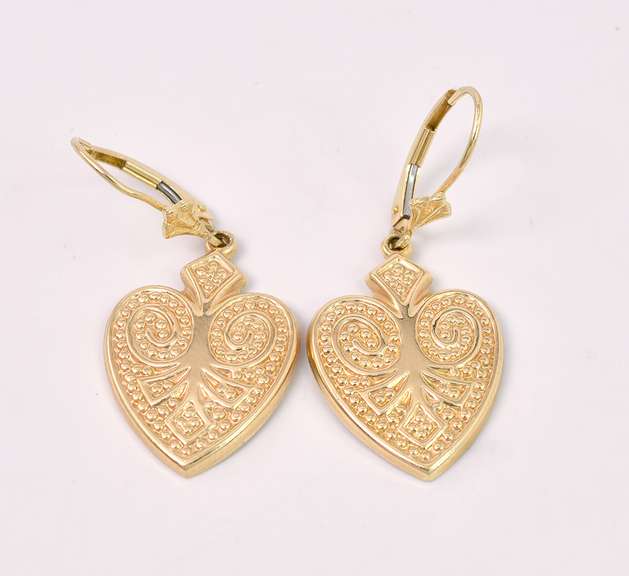 Lovely Heart Earrings In 14K Yellow Gold