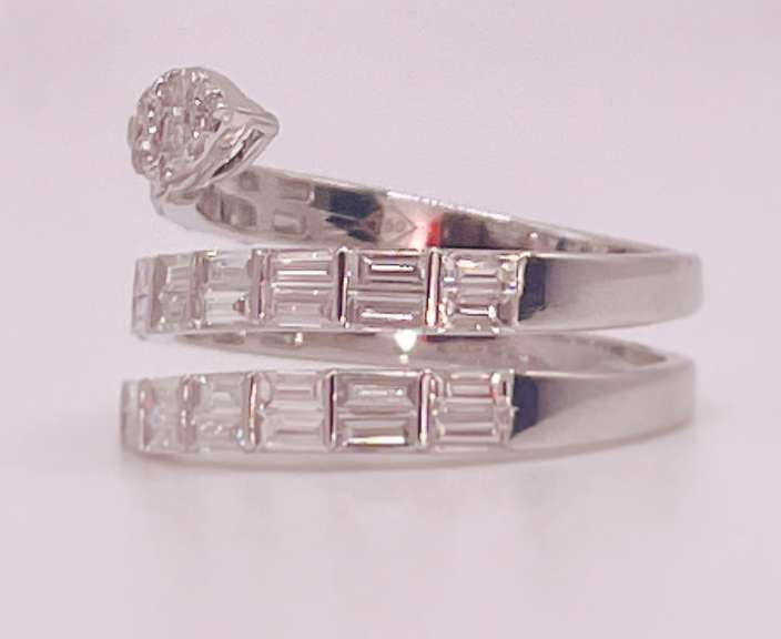 Stunning 18kt Solid White Gold & Diamond Band Ring