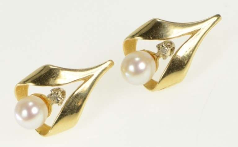 14K Yellow Gold Vintage Pearl Diamond Accent Swirl Loop Earrings