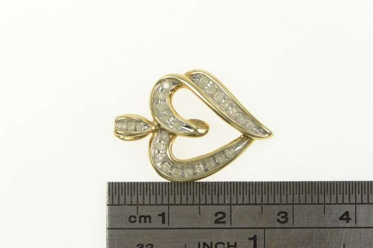 10K Yellow Gold 0.25 Ctw Diamond Heart Classic Love Vintage Pendant