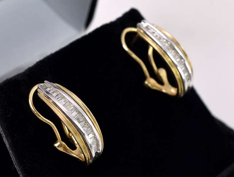 Elegant Diamond Earrings In Yellow Gold