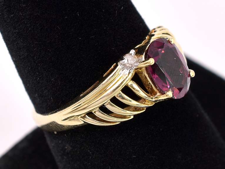 Vibrant Rhodolite Garnet Ring In 14K Gold