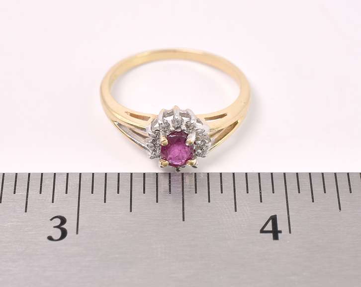Elegant Ruby Ring In Yellow Gold