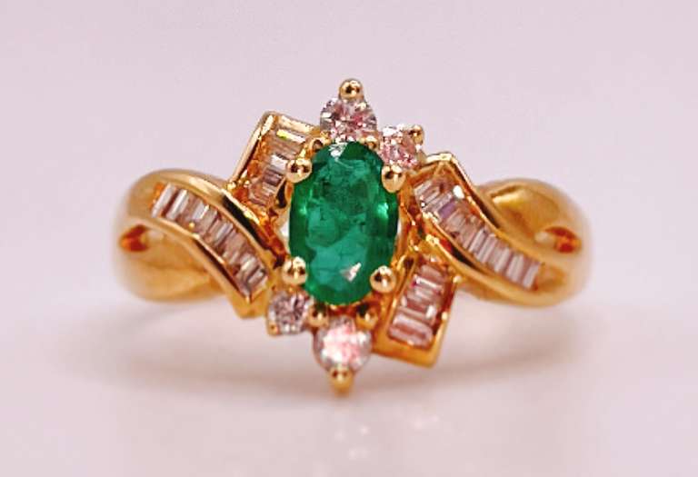 18kt Solid Yellow Gold, Emerald, and Diamond Ring