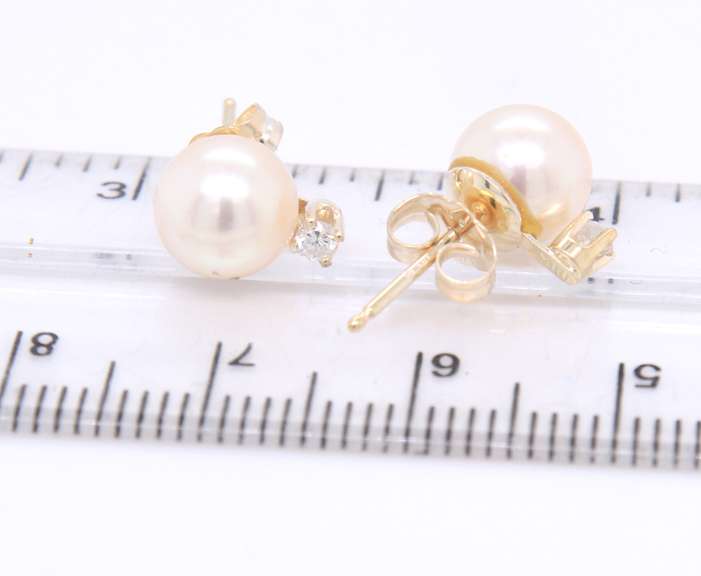 Simple Yellow Gold Diamond and Pearl Stud Earrings