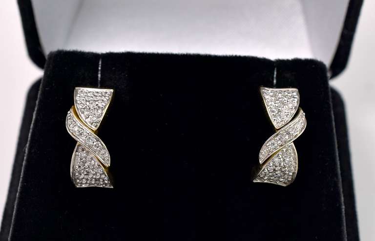Stunning Diamond Earrings In Gold