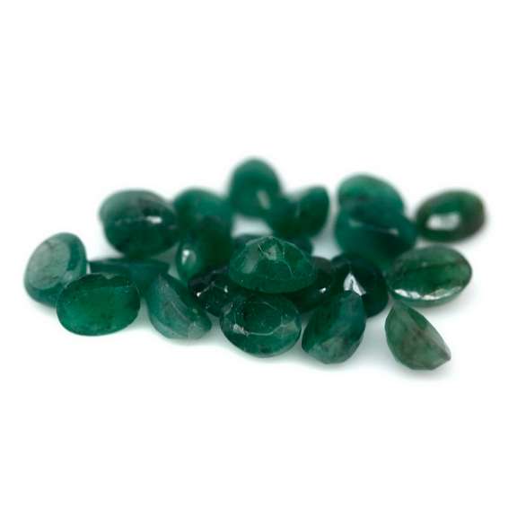 Oval cut 8ct Zambian Emerald set