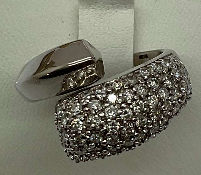 CERTIFIED LADIES 14K WHITE GOLD AND DIAMOND RING