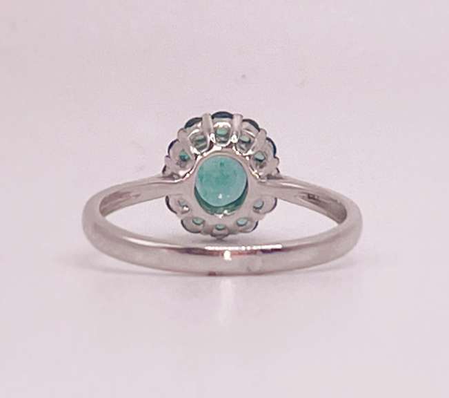 18KT SOLID WHITE GOLD & EMERALD RING
