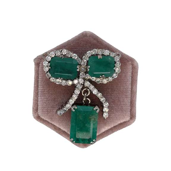 14K WHITE GOLD BOW & EMERALD BROOCH